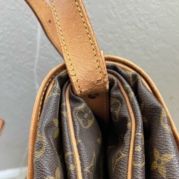 SOLD ✅ 🎀HOST PICK x 3 🎀 Louis Vuitton Saumur GM (35) - Picture 3 of 16